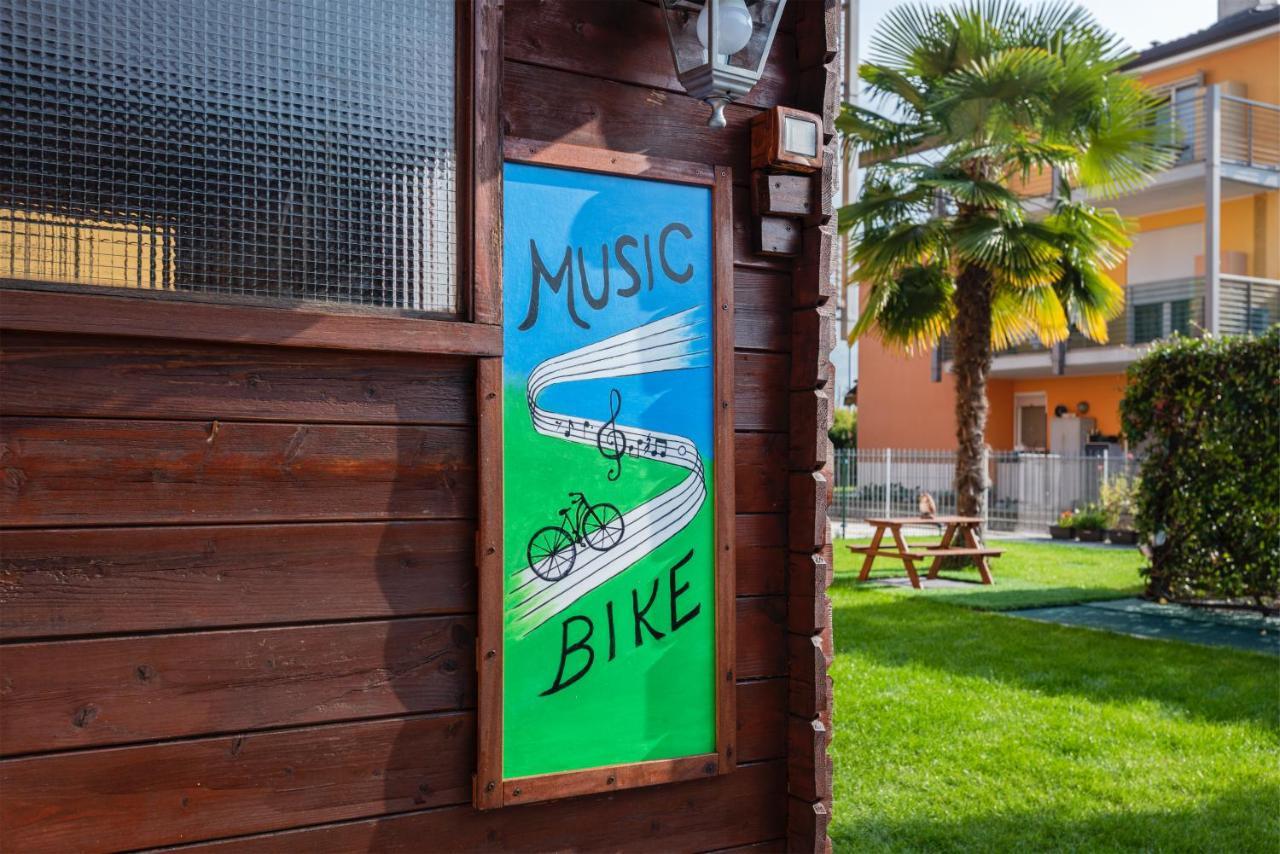 Music & Bike, With Garden And Veranda + Bicycles Arco Exteriér fotografie
